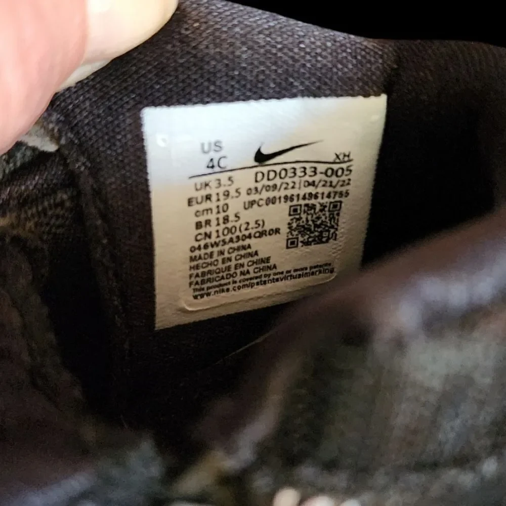 Nike Kyrie Infinity sneakers